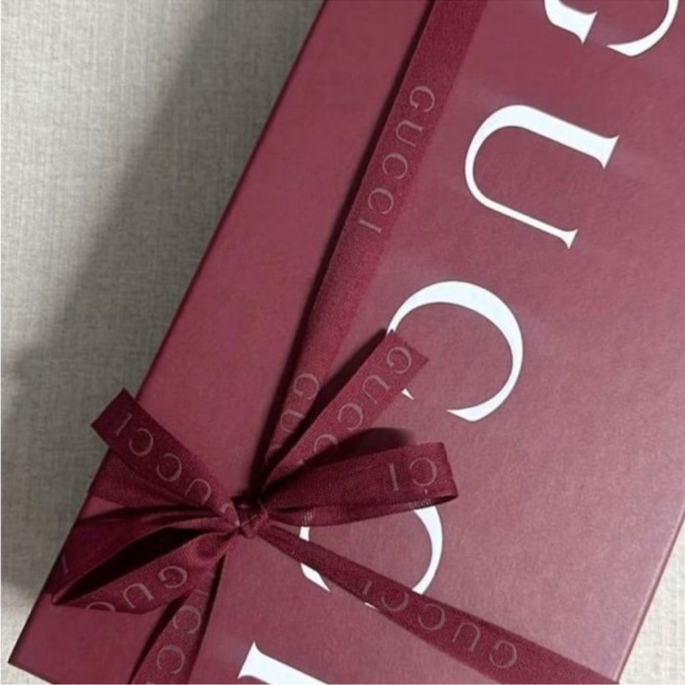 Gucci Red Gift Box with Ribbon - Picture 3 of 8